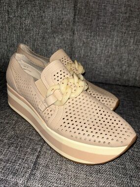 NEW - Dolce Vita Jhenne - Beige Platform Slip-On Sneakers with Decorative Chain